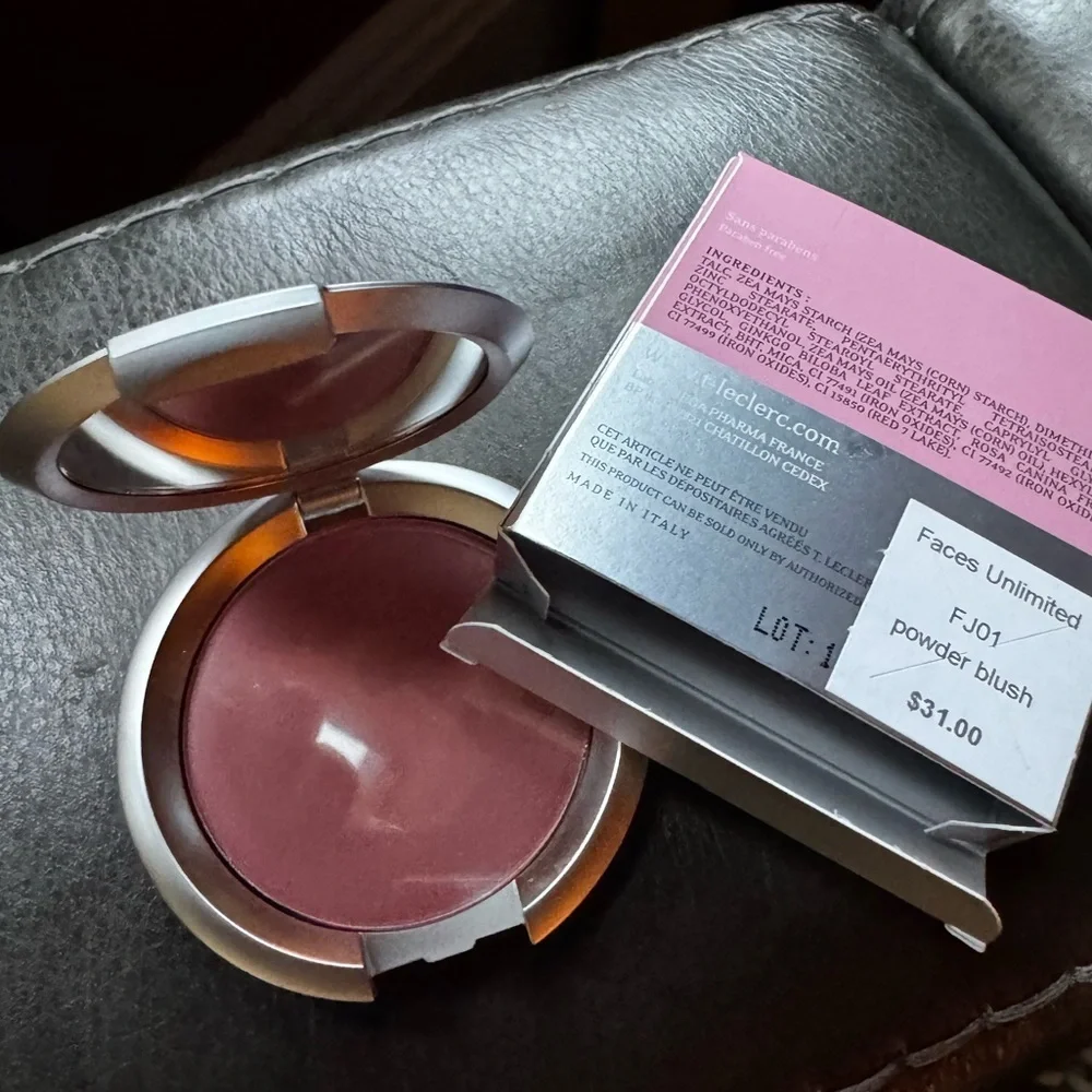T LeClerc Powder Blush 13 new in package - Picture 2 of 3
